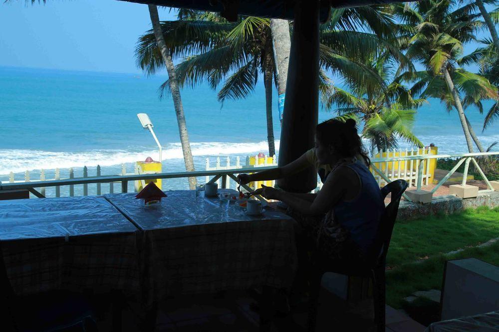 Woodhouse Beach Resort Варкала Екстер'єр фото